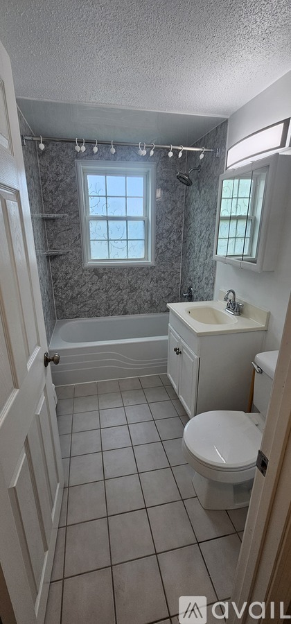 9 Edwards Avenue 1 Condo for Rent - Photo gallery 4