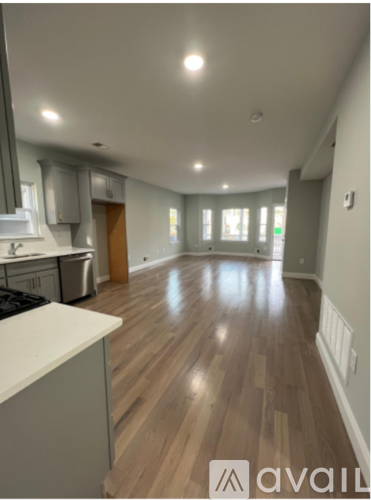 562 Madison Avenue 3 Beds Apartment for Rent - Photo gallery 3