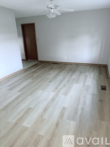 7542 Meridian Avenue 2 Beds Single Family Home for Rent - Photo gallery 5