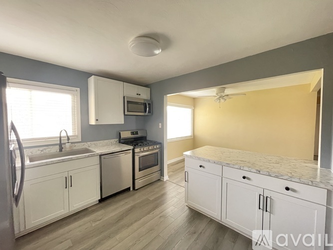 2217 Helsley Avenue 3 Beds Single Family Home for Rent - Photo gallery 5