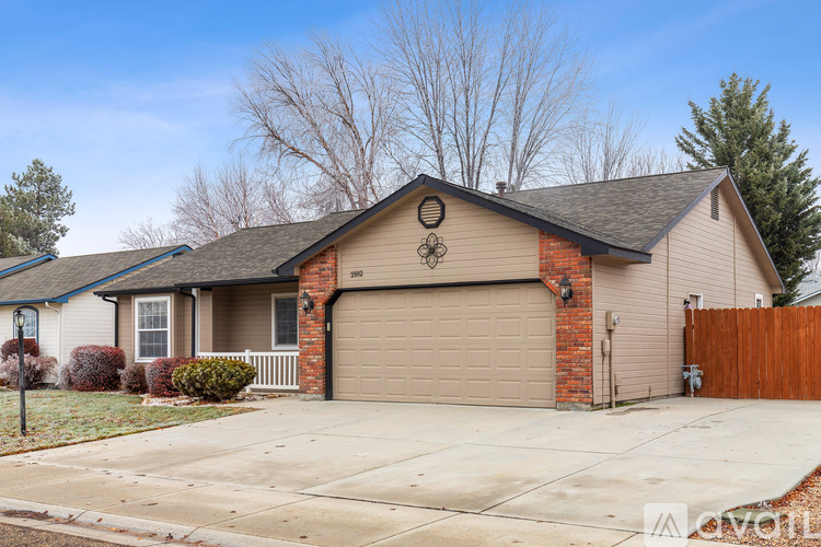 2182 East Clarene Street 3 Beds Single Family Home for Rent - Photo gallery 3