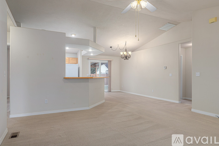 2182 East Clarene Street 3 Beds Single Family Home for Rent - Photo gallery 4