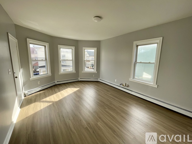 48 Pekin St 2 Beds Apartment for Rent - Photo gallery 3