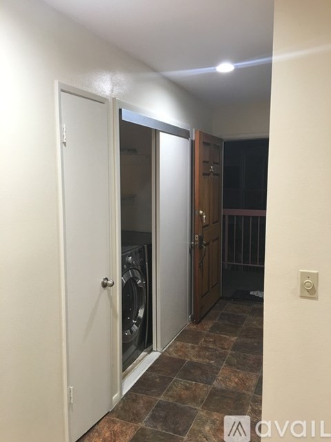 345 North Jackson Street Unit 305 2 Beds Apartment for Rent