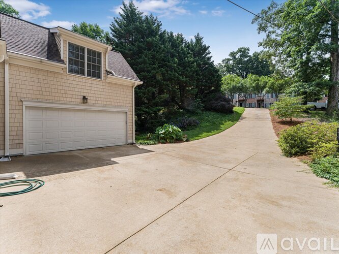 1185 Stephens St 4 Beds Single Family Home for Rent - Photo gallery 3