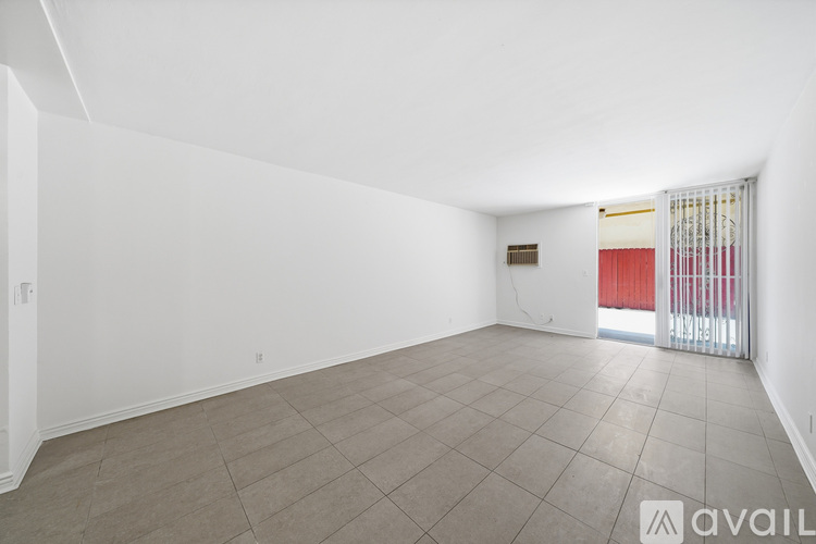 425 S Kenmore Ave 1 Apartment for Rent - Photo gallery 2