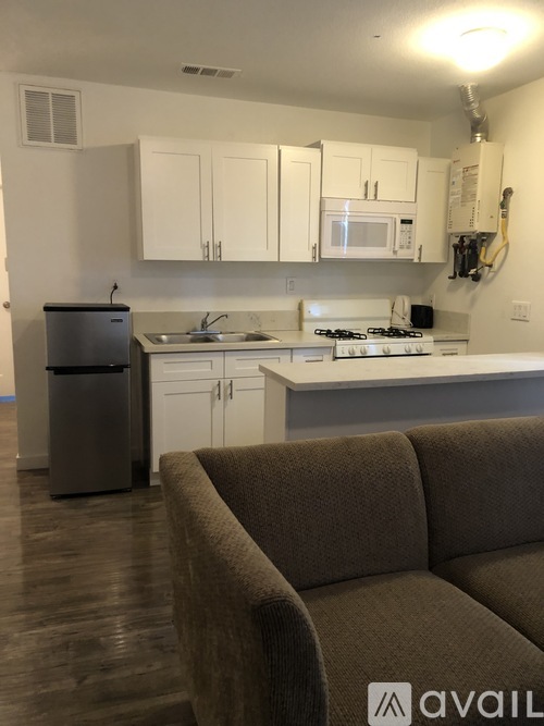 928 W 83rd St 1 Apartment for Rent - Photo gallery 1