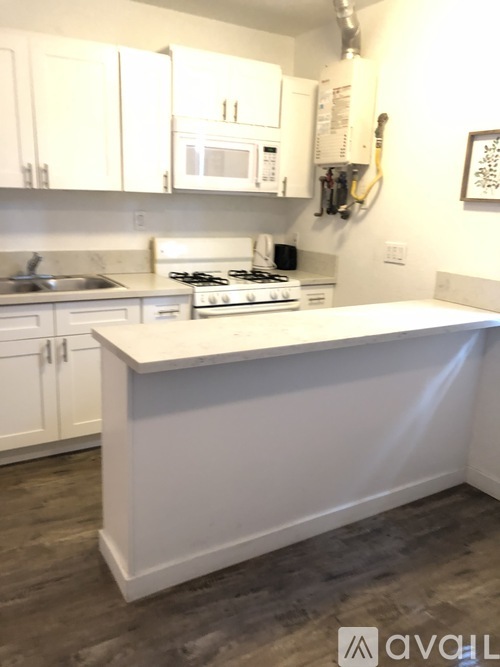 928 W 83rd St 1 Apartment for Rent - Photo gallery 4