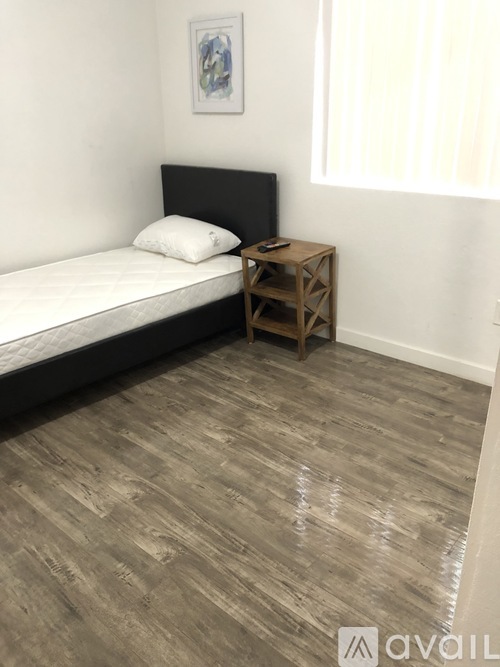 928 W 83rd St 1 Apartment for Rent - Photo gallery 5