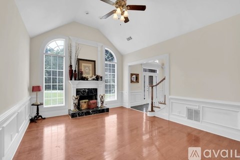8225 7 Oaks Drive 5 Beds Apartment for Rent