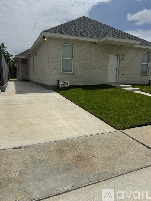 9101 Virtue St 3 Beds Townhouse for Rent - Photo gallery 1