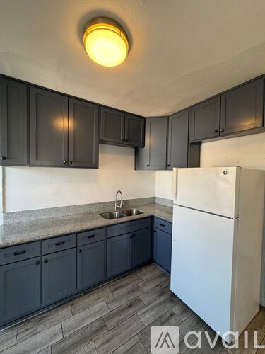 813 1/2 W 43rd St 3 Beds Apartment for Rent - Photo gallery 3