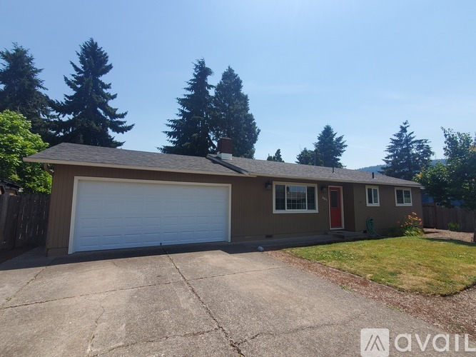 685 70th Street 3 Beds Single Family Home for Rent - Photo gallery 2