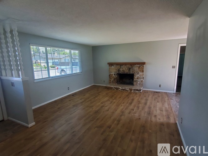 685 70th Street 3 Beds Single Family Home for Rent - Photo gallery 3