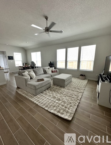 1041 Willowbrook Avenue 3 Beds Single Family Home for Rent - Photo gallery 2