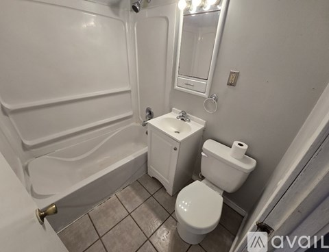 449 4Th St E 3 Beds Apartment for Rent
