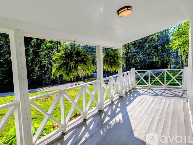 10 Oasis Rd 3 Beds Single Family Home for Rent - Photo gallery 2