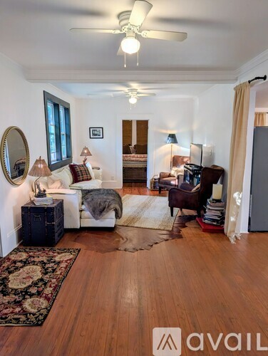 10 Oasis Rd 3 Beds Single Family Home for Rent - Photo gallery 4