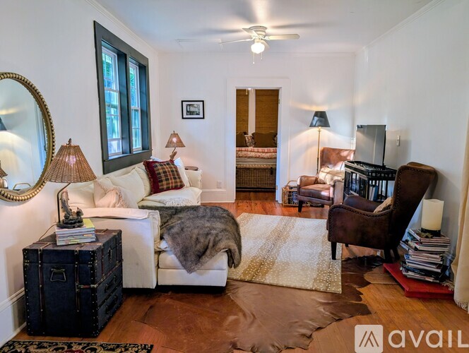 10 Oasis Rd 3 Beds Single Family Home for Rent - Photo gallery 5