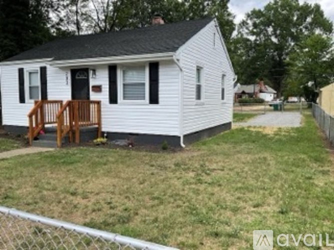 203 East 35th Street 2 Beds Single Family Home for Rent - Photo gallery 2
