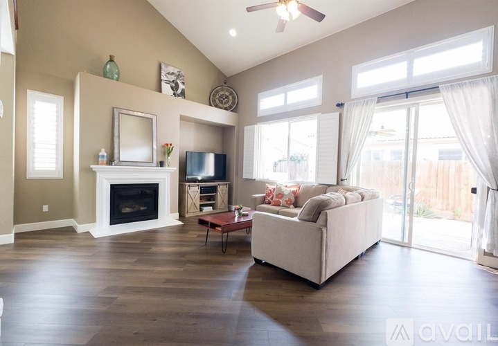 1733 West Dali Way 3 Beds Single Family Home for Rent - Photo gallery 3