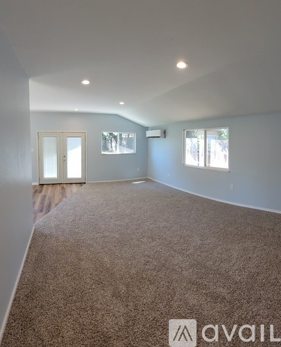 121 Meadowbrook Dr 1 Single Family Home for Rent - Photo gallery 3