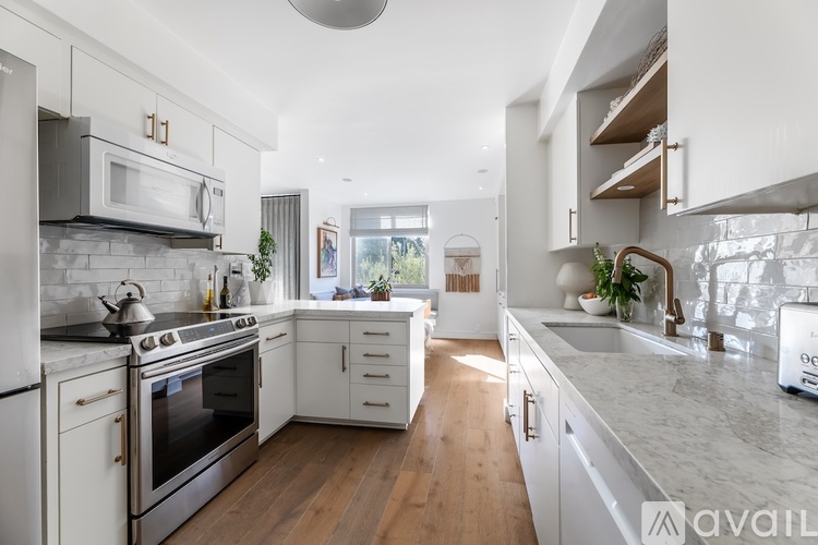 809 South Bundy Drive 2 Beds Condo for Rent - Photo gallery 2