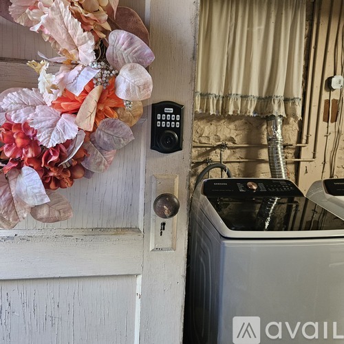 132 Westwood Dr 1 Apartment for Rent - Photo gallery 3