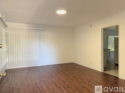 1633 28Th Avenue 2 Beds Apartment for Rent