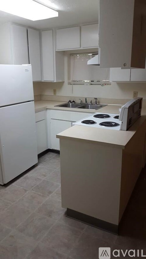 612 10Th St 2 Beds Apartment for Rent