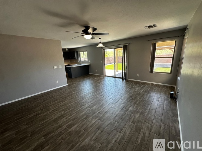 645 West Firehawk Drive 4 Beds Single Family Home for Rent - Photo gallery 4