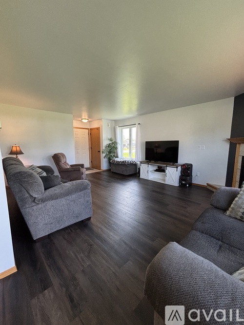 435 West Green Bay Street 3 Beds Townhouse for Rent - Photo gallery 3