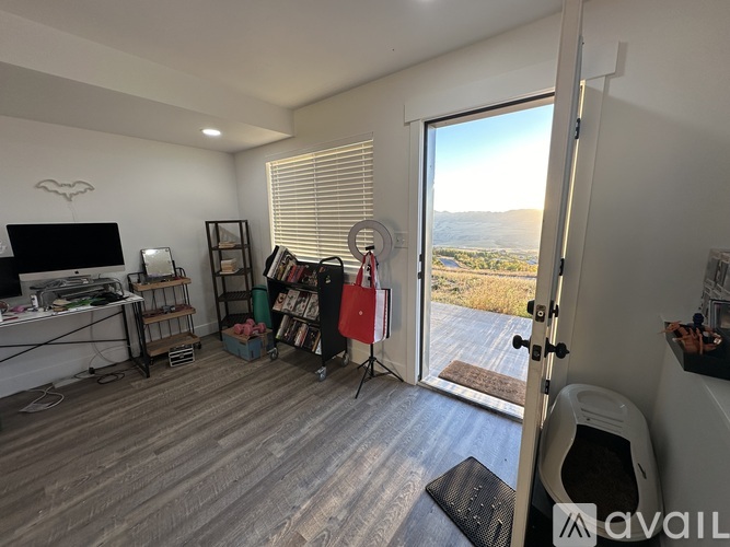 1725 Peerless Place 4 Beds Single Family Home for Rent - Photo gallery 2