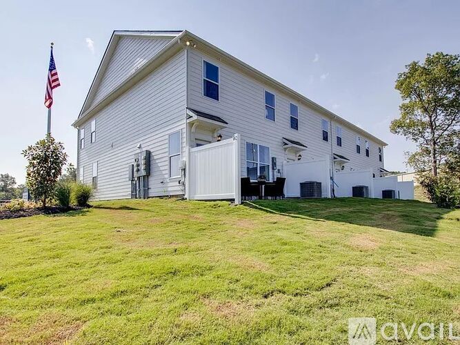 239 Mackenzie Way 3 Beds Townhouse for Rent - Photo gallery 2