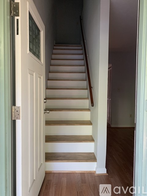 727 6Th Avenue South 2 Beds Apartment for Rent