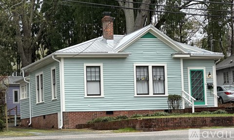 303 North Columbia Street 3 Beds Apartment for Rent