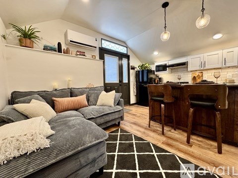 1135 1/2 East 4Th Avenue 1 Apartment for Rent