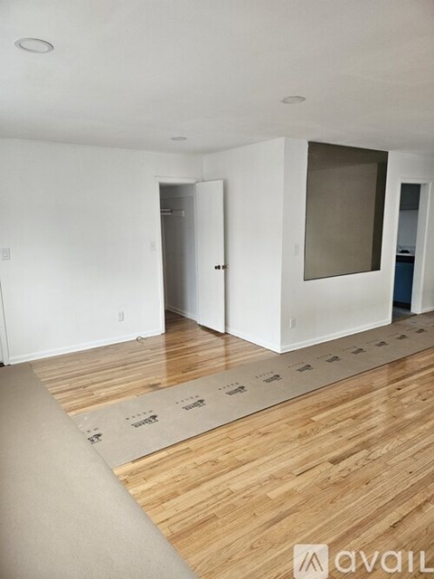 10 Gifford Court 3 Beds Apartment for Rent