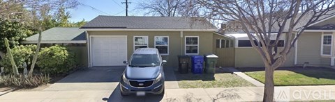 3297 North Pershing Avenue 3 Beds Apartment for Rent