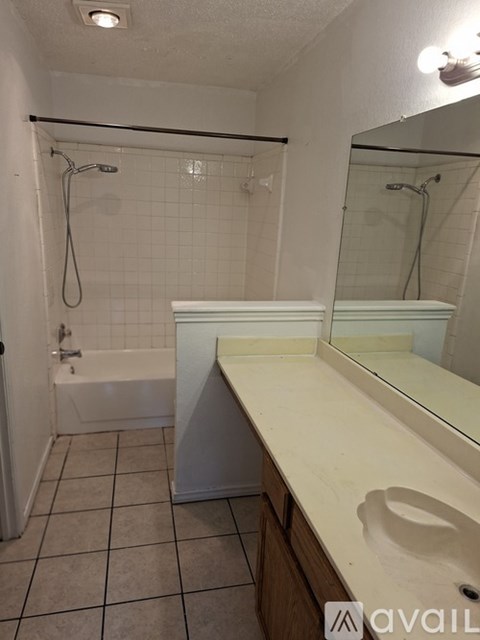 6838 S Creek Dr 3 Beds Apartment for Rent