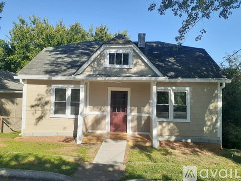 124 Lawrence St 3 Beds Apartment for Rent