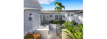 2/2 1272 sqft
