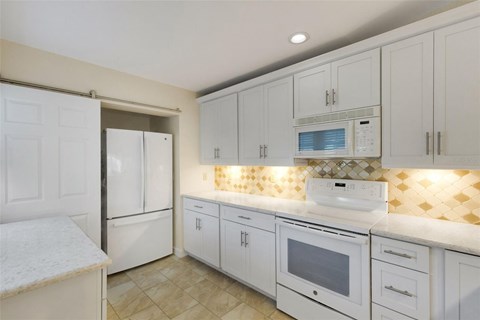 1233 Spoonbill Landings Circle 2 Beds Apartment for Rent