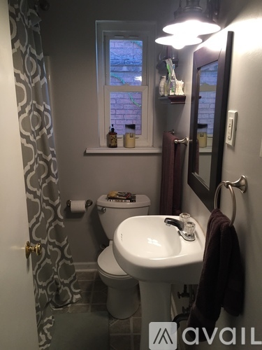 2804 Shadeland Avenue 3 Beds Single Family Home for Rent - Photo gallery 3