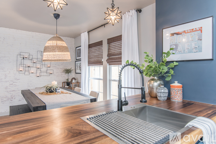 102 Harrison Ave 2 Beds Apartment for Rent - Photo gallery 3