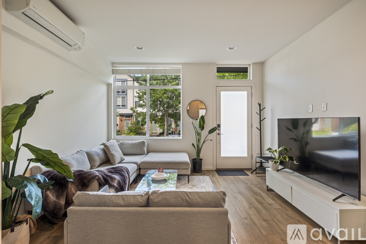7035 42nd Ave S 3 Beds Apartment for Rent - Photo gallery 1