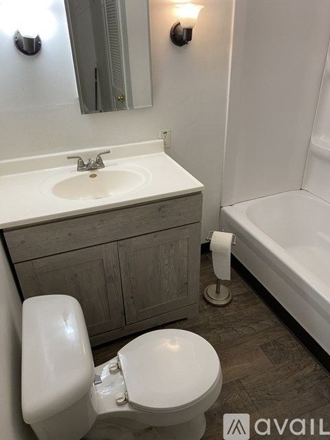 644 Anna Ave 3 Beds Apartment for Rent