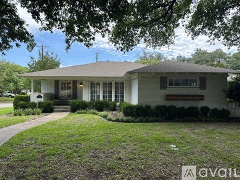 6431 Woodcrest Lane 3 Beds Apartment for Rent
