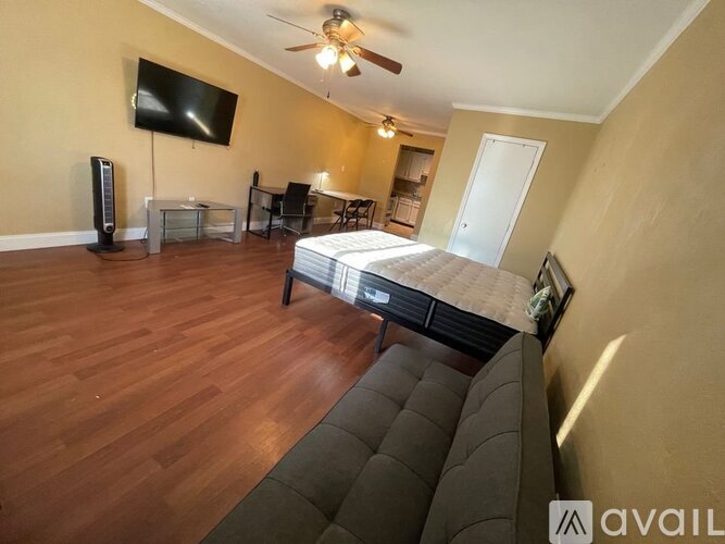 405 Dunwoody Street 1 Condo for Rent - Photo gallery 2