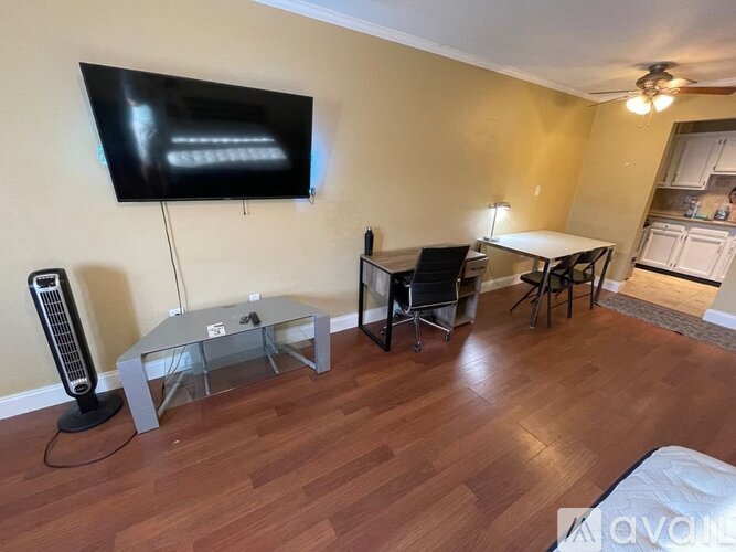405 Dunwoody Street 1 Condo for Rent - Photo gallery 4